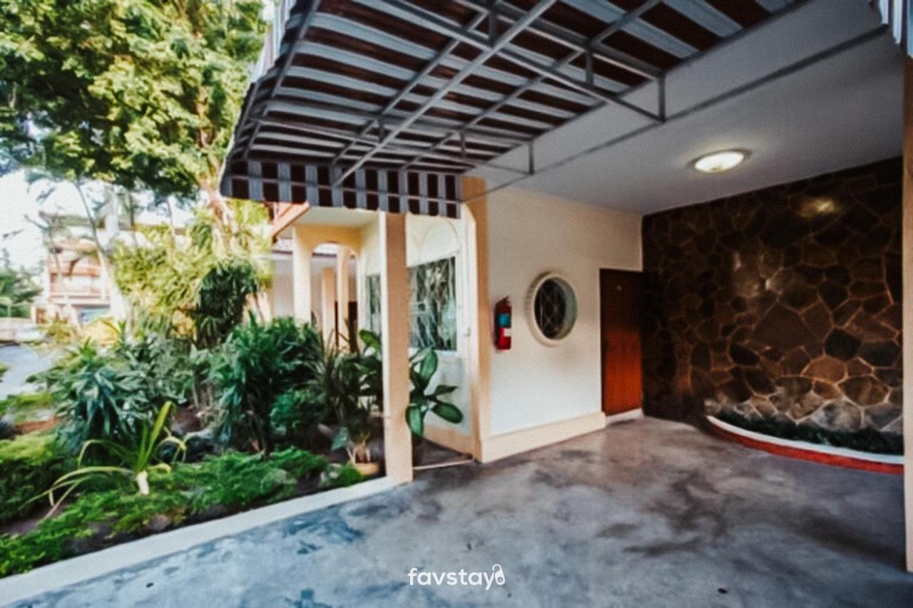 Twin Palms Suites And Residence Pattaya Buitenkant foto