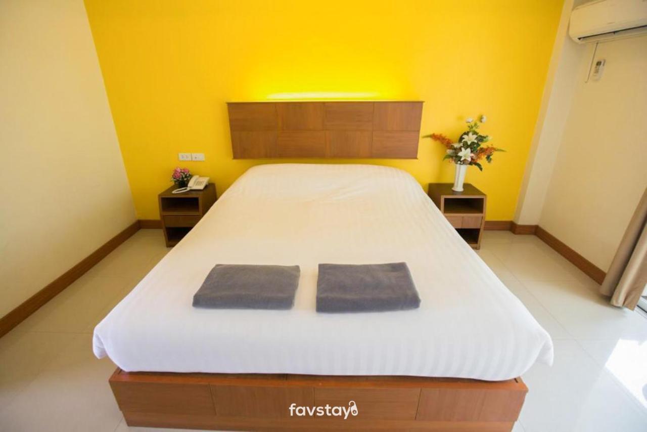 Twin Palms Suites And Residence Pattaya Buitenkant foto