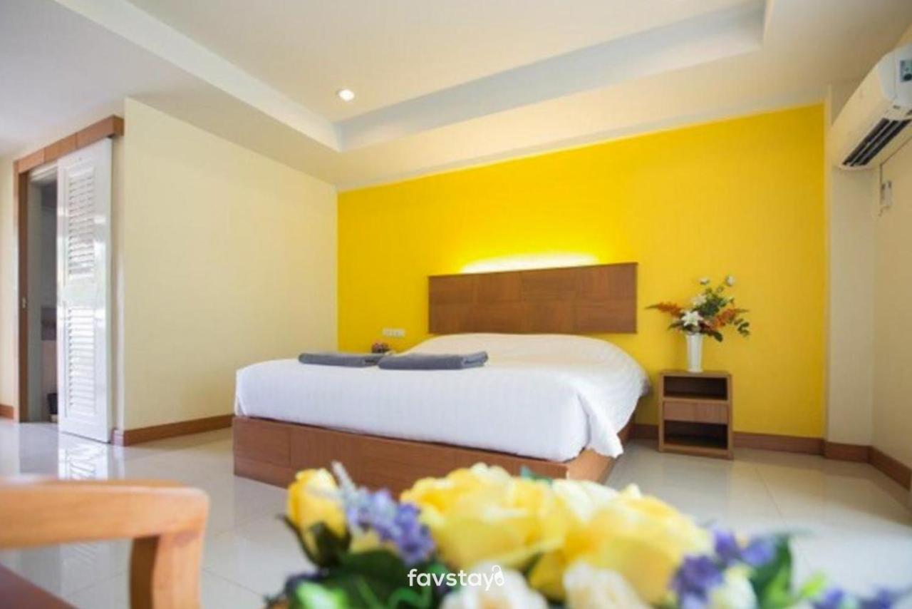 Twin Palms Suites And Residence Pattaya Buitenkant foto